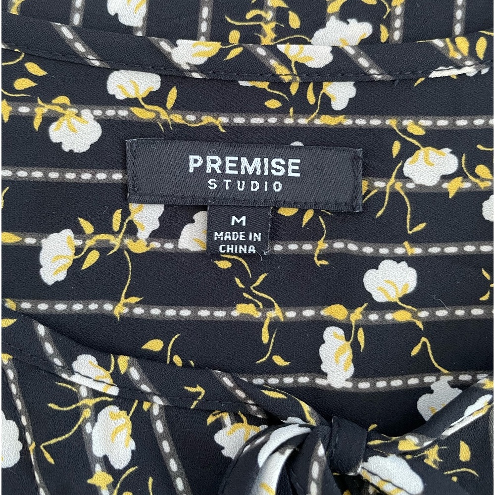 Floral blouse 🌼 - Picture 9 of 9